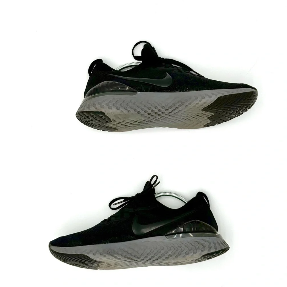 Nike Epic React Flyknit 2 Black men’s‎ size 11